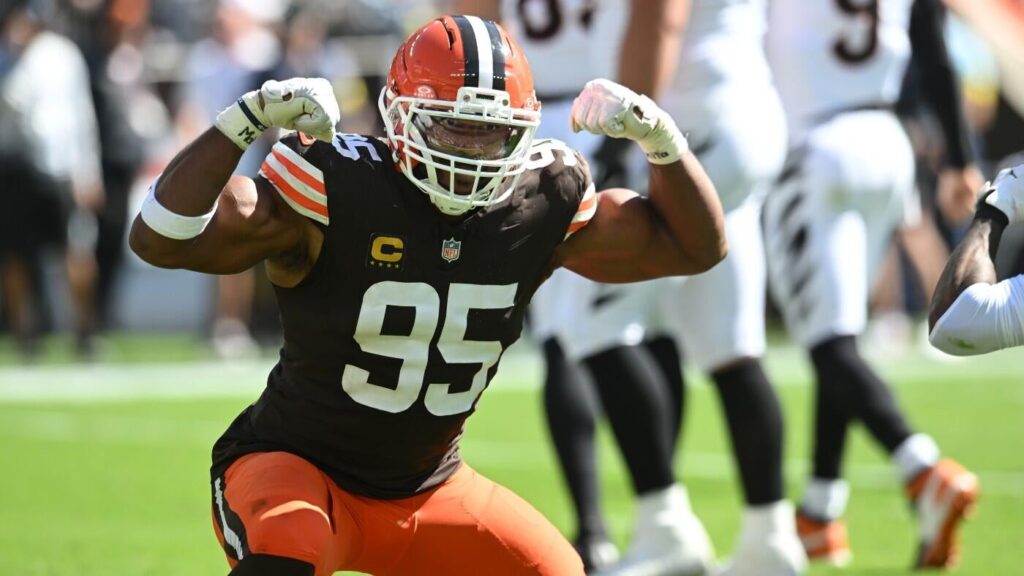 Browns' Myles Garrett to play vs. Vikings despite lingering ankle injury: 'You'd have to kill me'