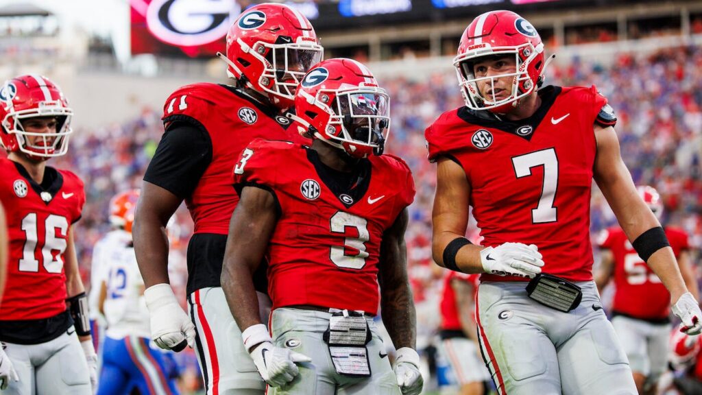 Georgia vs. Florida prediction, pick, odds, spread: Bulldogs look to continue hot streak against rival Gators