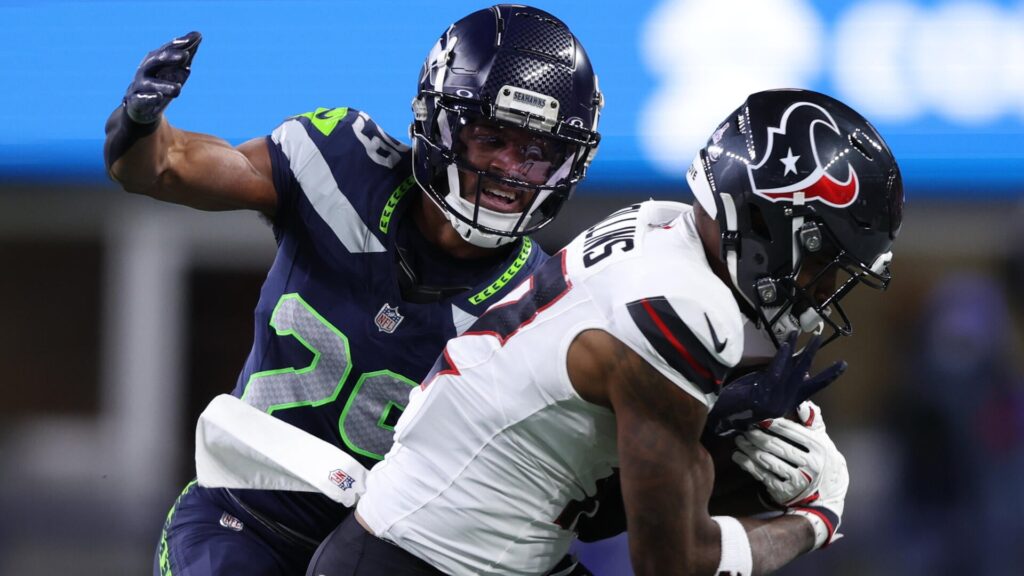 Texans Pro Bowl wide receiver Nico Collins exits 'Monday Night Football' game vs. Seahawks