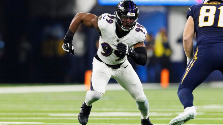 Ravens trade EDGE Odafe Oweh to Chargers for safety Alohi Gilman, late-round pick swap