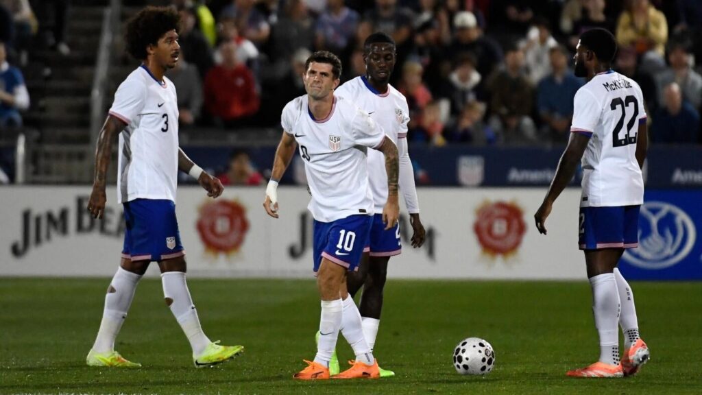 USMNT star Christian Pulisic could miss a month after picking up injury on international duty, per report