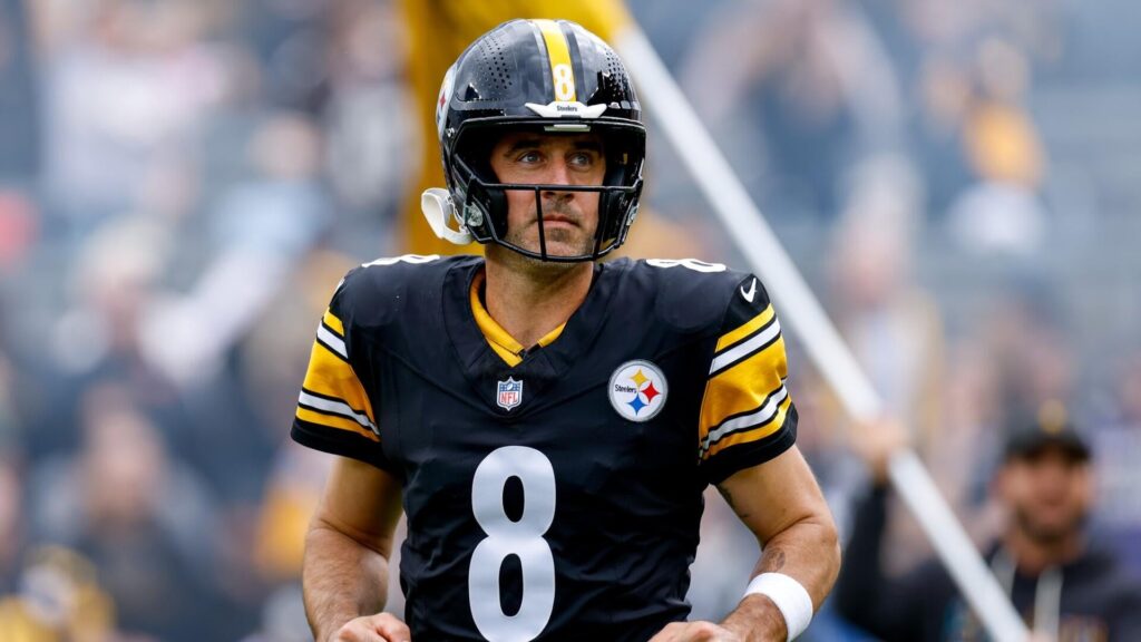 Steelers' Aaron Rodgers says he will end his career 'with Green Bay' ahead of Sunday's showdown vs. Packers