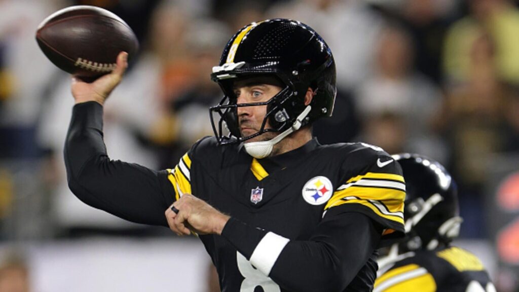 Aaron Rodgers passes Steelers legend Ben Roethlisberger in career passing yards, moves to fifth all-time