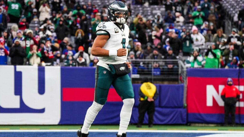 Eagles vs. Giants preview, prediction: Can Philly fix its offense -- and is Jaxson Dart ready for prime time?