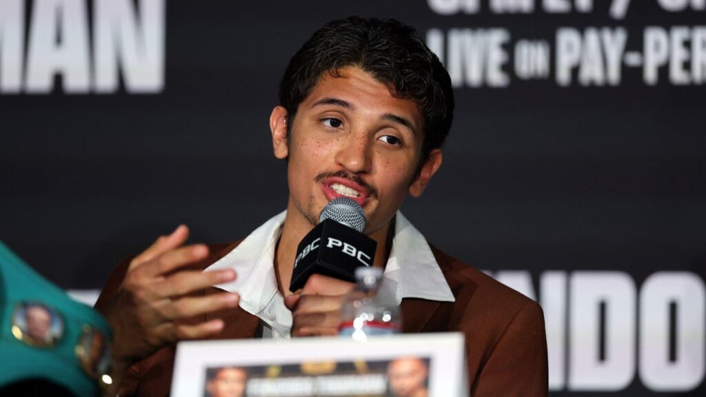 Sebastian Fundora vs. Keith Thurman: Fight postponed after Fundora suffers hand injury in training camp