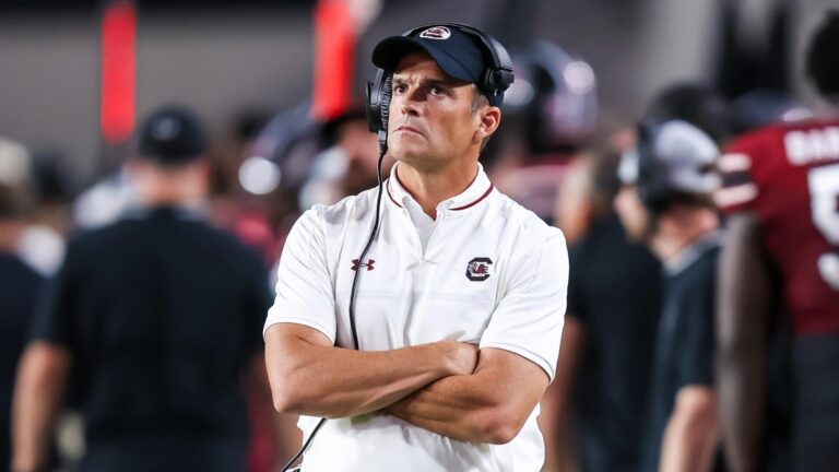 Shane Beamer reaffirms commitment to 'dream job' South Carolina amid slide, Virginia Tech coaching search