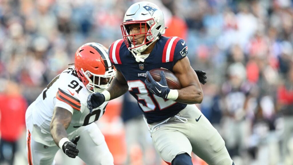 Despite sour ending, Patriots rookie RB TreVeyon Henderson shows what all the hype was about vs. Browns