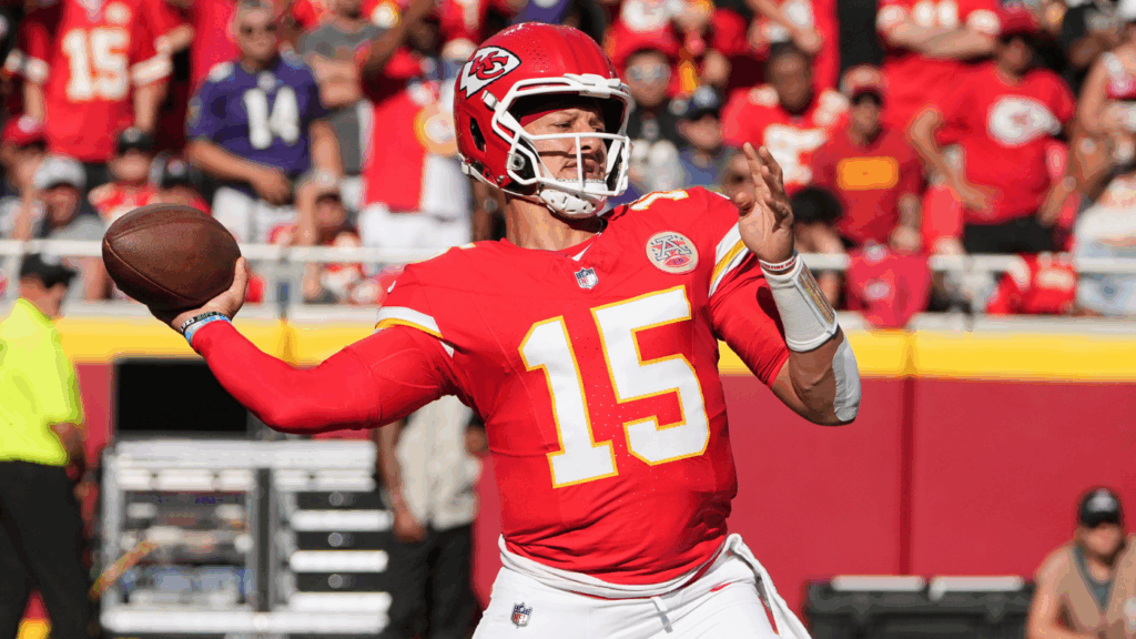 Today's top games to watch, best bets, odds: Chiefs at Jaguars, MLB playoffs and more