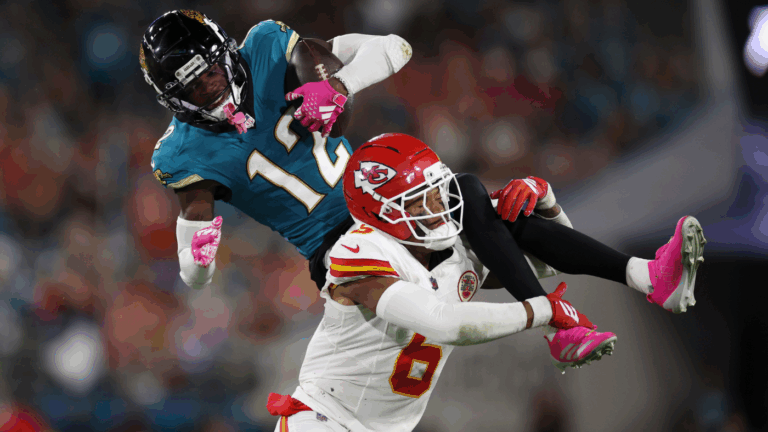 LOOK: Jaguars' Travis Hunter's big catch jumpstarts Jaguars' come-from-behind win over Chiefs