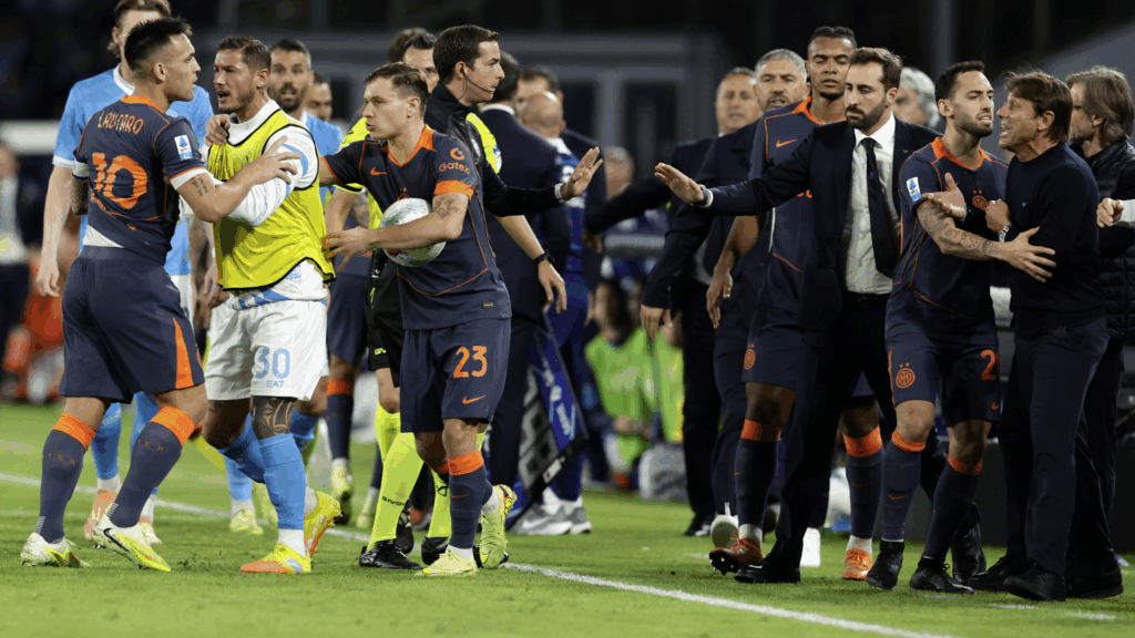 Antonio Conte benches new signings, feuds with with Inter's Lautaro Martinez in dramatic 3-1 win for Napoli