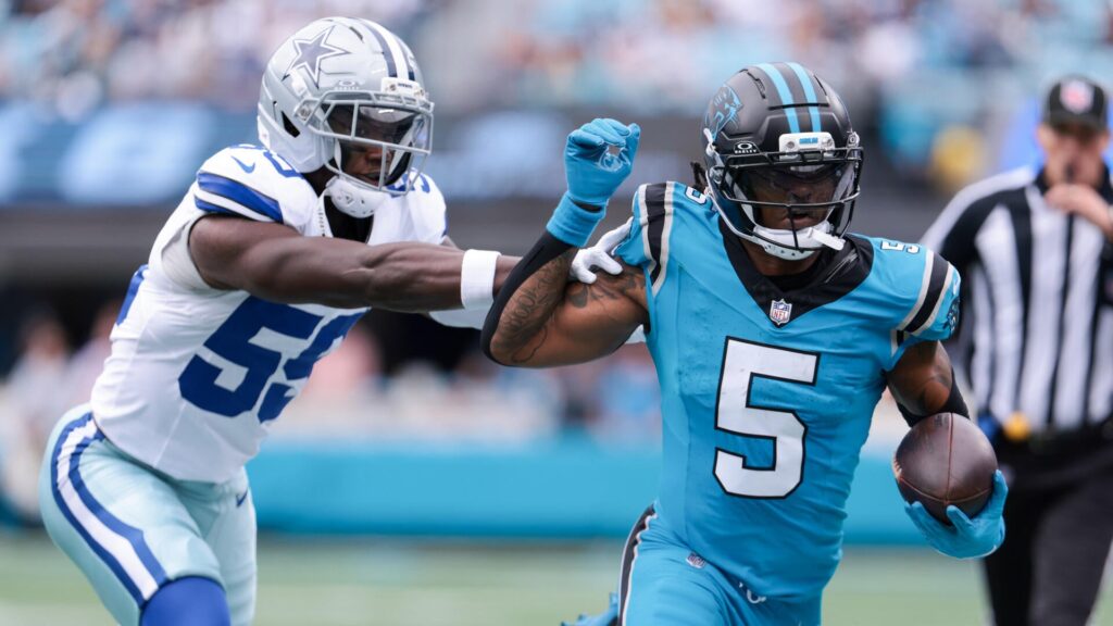 Panthers RB Rico Dowdle jabs Cowboys after 239-yard explosion against former team: 'They weren't buckled up'