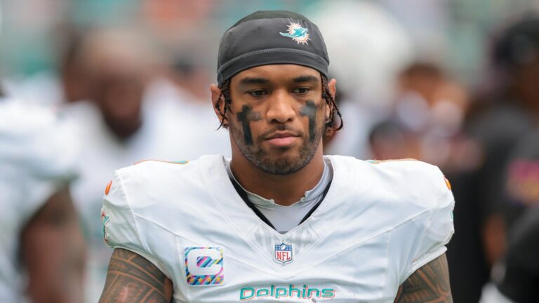 Tua Tagovailoa sheds light on Dolphins dysfunction, calls out players-only meeting absences