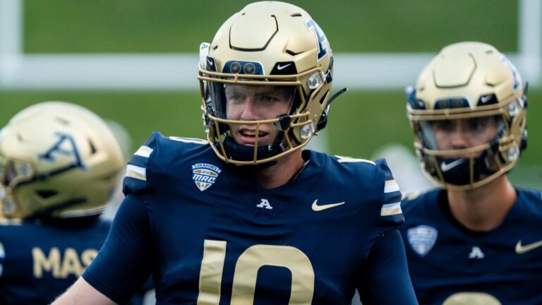 UMass vs. Akron prediction, odds, line, time: Week 11 MACtion picks by proven model