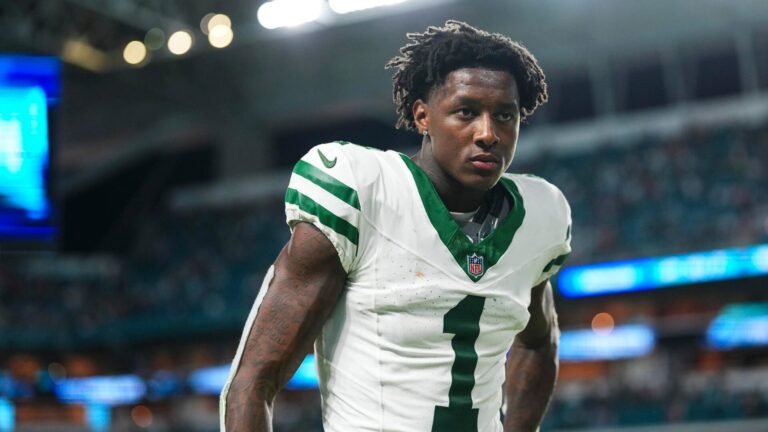 Jets, Cowboys get active at NFL trade deadline; Ohio State headlines initial College Football Playoff Top 25