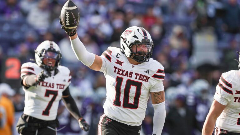 College Football Week 11 picks, score predictions: Texas Tech takes control of Big 12, Georgia wins a shootout