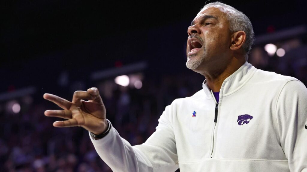 College basketball odds, picks, best bets for Tuesday, Nov. 4: This 3-leg computer parlay returns nearly +600