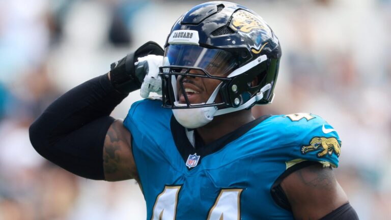 Jaguars' Travon Walker ejected vs. Raiders after throwing punch