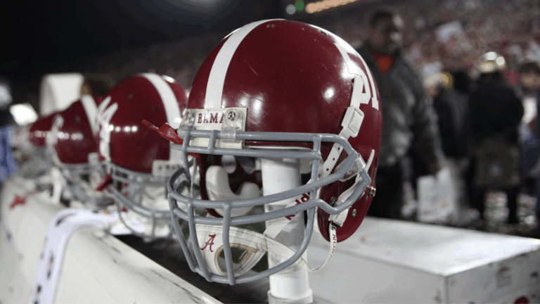 Woodrow Lowe, College Football Hall of Famer who led Alabama to national championship, SEC titles, dies at 71