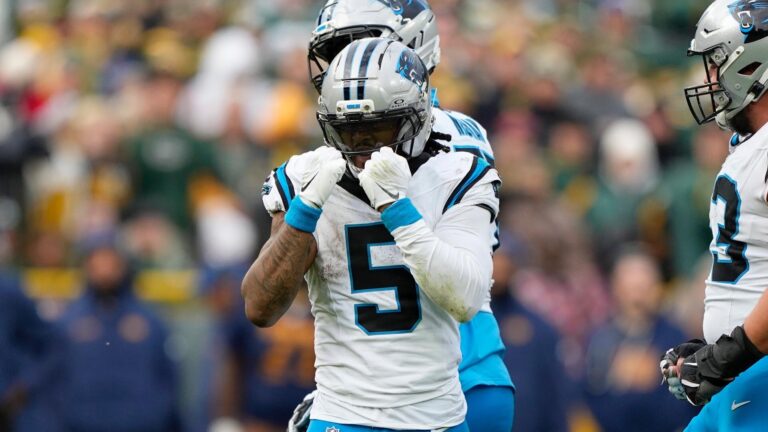Panthers' Rico Dowdle fined by NFL for 'two pumps' celebration vs. Packers, launches GoFundMe in response