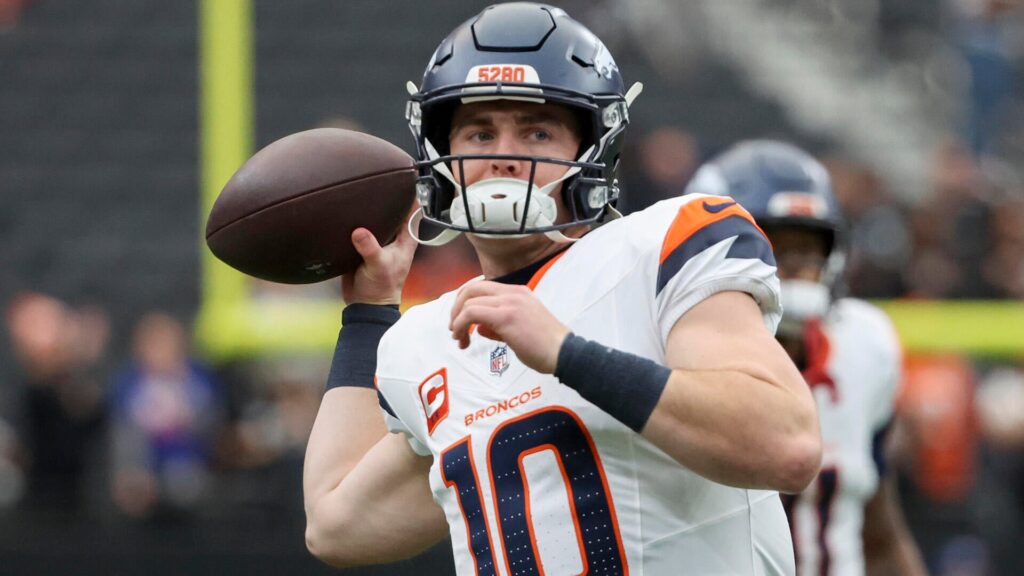 NFL Week 15: What's at stake in historic slate of CBS matchups, from Bills-Patriots to Packers-Broncos