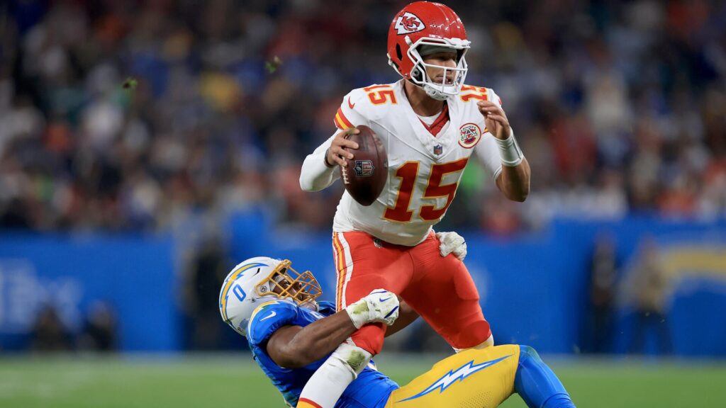 NFL predictions: Chiefs must win Week 15 showdown with Chargers to remain in AFC playoff picture