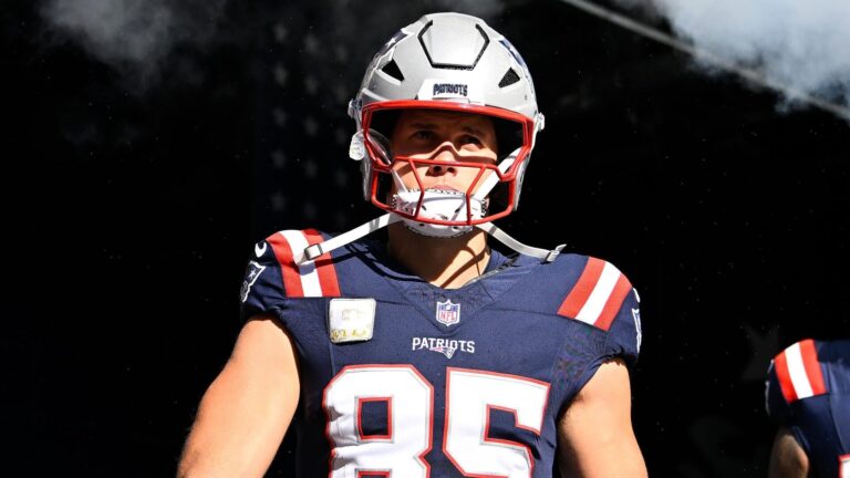 Week 15 NFL betting guide, props, spreads: Model, expert, parlay, DFS and season-long fantasy picks revealed