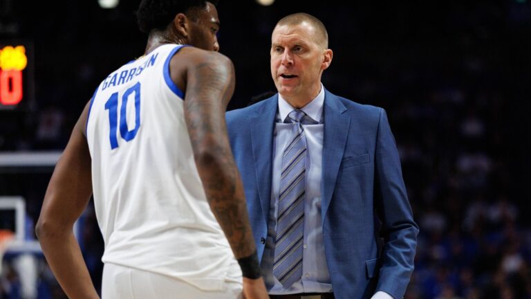Broken clipboards, benchings and blowouts: Inside why Mark Pope and Kentucky's big-ticket roster is struggling