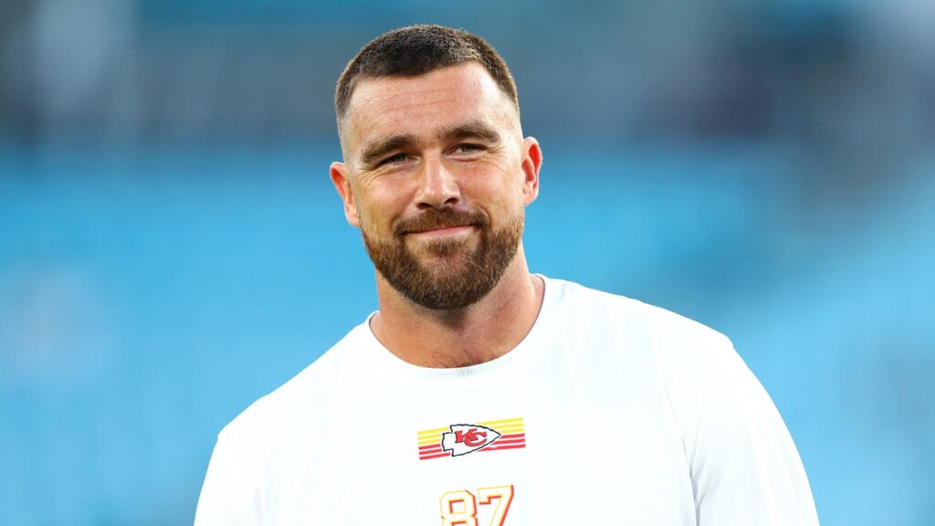Travis Kelce signs three-year deal to return to Chiefs for 14th NFL season