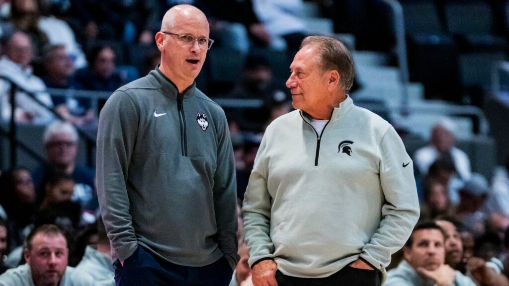 Michigan State's Tom Izzo gave Dan Hurley advice before UConn coach turned down Lakers offer