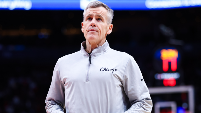 Bulls want their next GM to keep Billy Donovan as coach, but history says that isn't a great idea