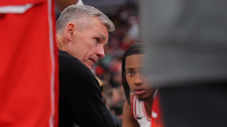 If Billy Donovan waits, he could reshape next year's college basketball coaching carousel