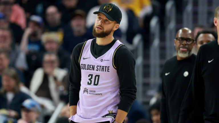 Stephen Curry is reportedly coming back for a Warriors team that has nothing to gain from his return