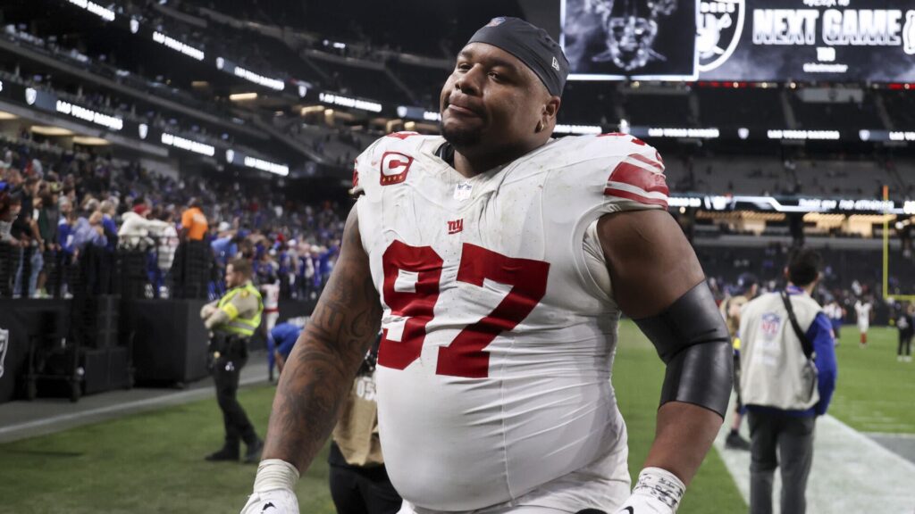 Giants star DT Dexter Lawrence requests trade amid long-running contract standoff