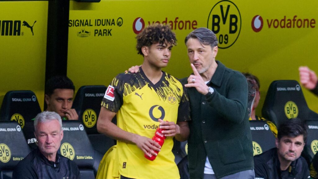 Who is 16-year-old Mathis Albert? American winger makes history in Borussia Dortmund debut