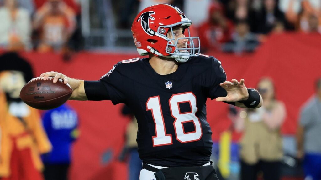 Raiders sign veteran QB Kirk Cousins ahead of drafting presumptive No. 1 pick Fernando Mendoza