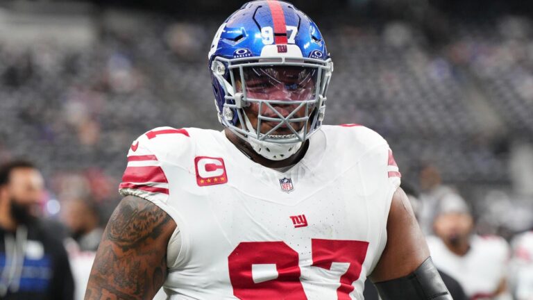Giants trade Dexter Lawrence to Bengals in massive deal that includes No. 10 overall pick, per report