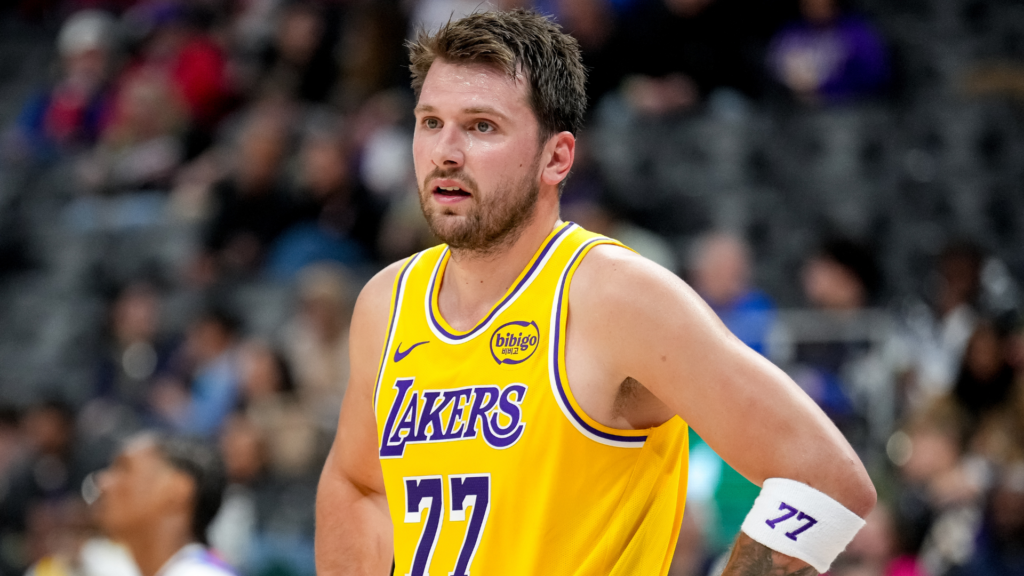 Luka Dončić wants to expedite his injury return, but risks outweigh rewards for the Lakers and their star