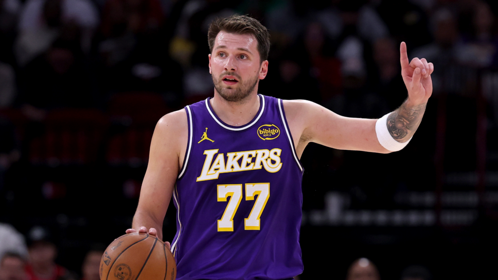 Lakers' Luka Dončić reportedly set to return from Spain ahead of opening playoff series after injury treatment