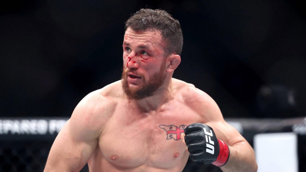 Merab Dvalishvili says doctors proposed he withdraw from Petr Yan fight at UFC 323: 'That's who I am'