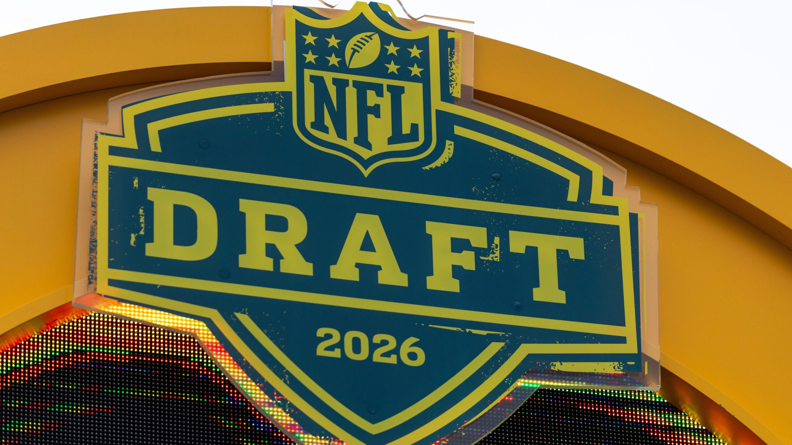 2026 NFL Draft odds tracker: See how top 10 picks change in the week leading up to Draft Day
