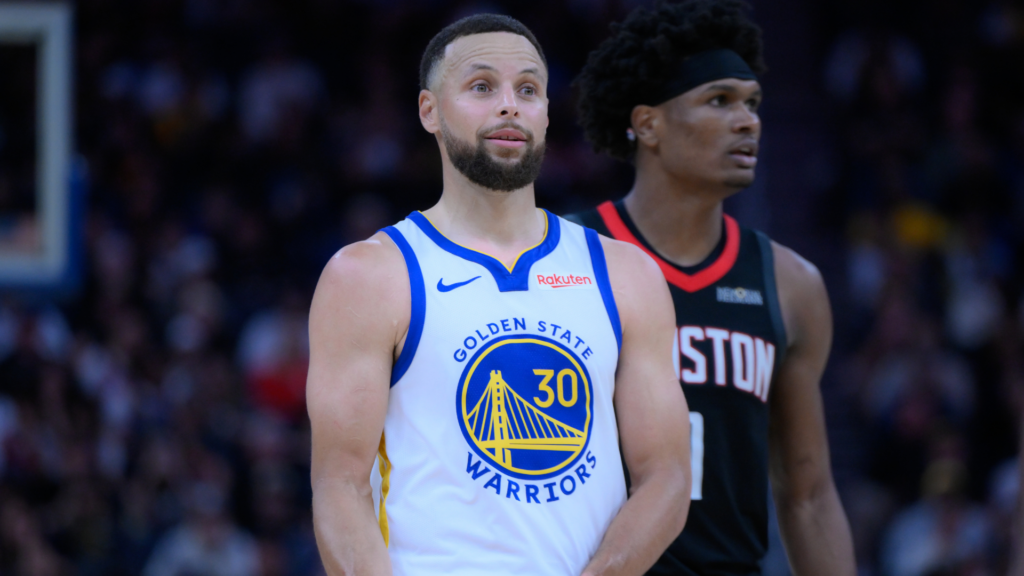 Stephen Curry looked like himself in his injury return, and Steve Kerr says Warriors are 'back in the fight'