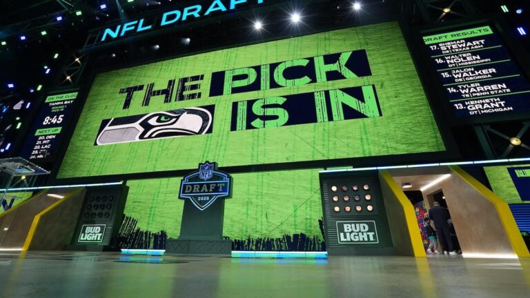 Reverse-order NFL mock draft: Seahawks hold No. 1 pick as best teams pick first