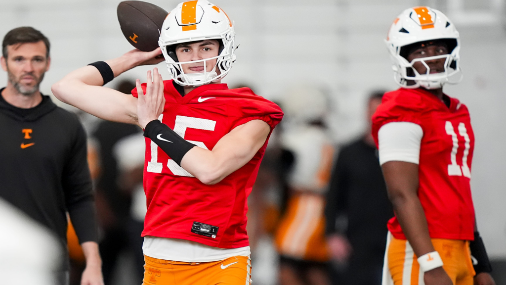 QB competition, revamped defense in spotlight for Tennessee during Orange and White spring game