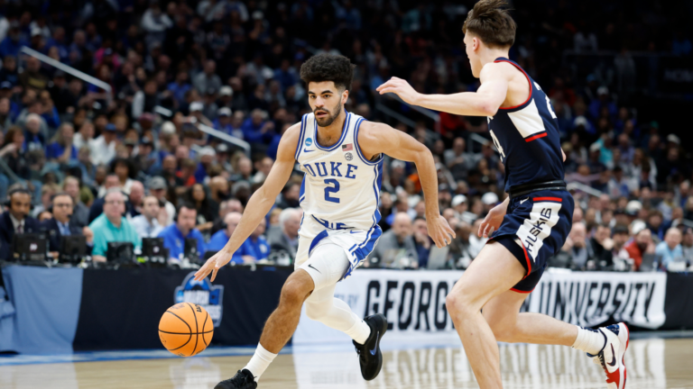 Cayden Boozer bypasses transfer portal, returns to Duke for sophomore season