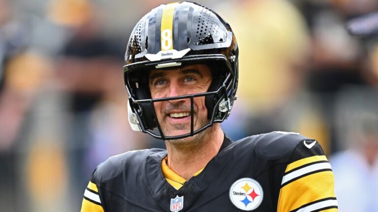 Aaron Rodgers could become rare QB to beat every NFL team, but there's only one improbable way it can happen