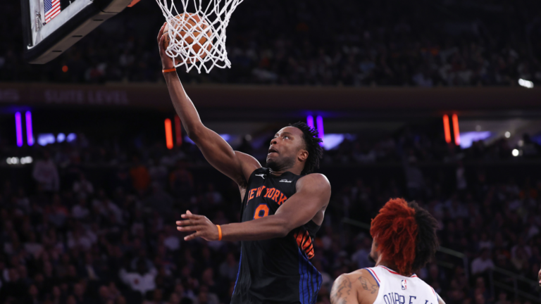 Knicks forward OG Anunoby has hamstring strain, status for Game 3 vs. 76ers unclear
