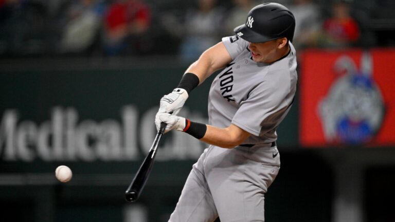 xzFree MLB picks, predictions for Friday: Expert's best bets includes Yankees-Mets, Cubs-White Sox, more