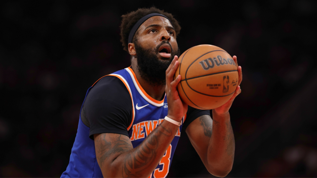 Underhand free throws? Mitchell Robinson has a broken pinky and a big problem -- Rick Barry has the solution