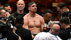 Rico Verhoeven questions 'fishy' officiating in Oleksandr Usyk fight: 'What the heck is going on?'