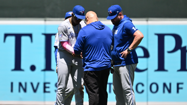 Blue Jays OF Jesús Sánchez exits game vs. Orioles after being hit by ball thrown from stands by fan